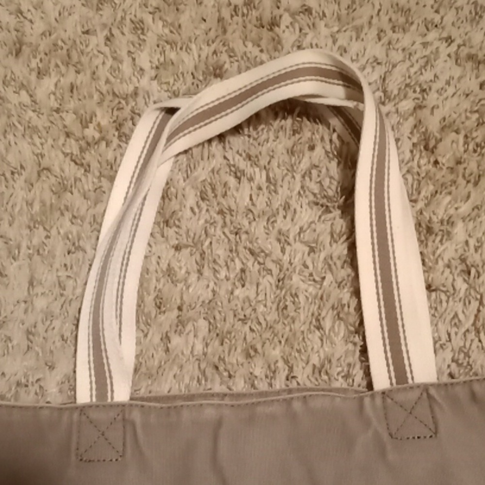 #183. 🦅 American Eagle 🦅 Outfitters Everyday Tote. Size: Large - Picture 3 of 6
